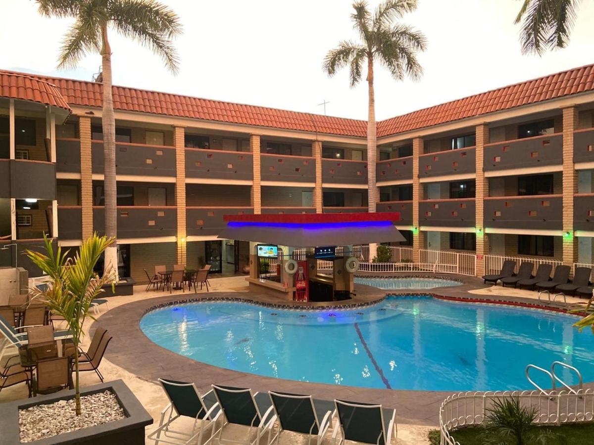 Hotel La Finca Hermosillo Exteriér fotografie